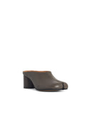Maison Margiela Mules Lear en nappa vertes 'Tabi Décolleté'