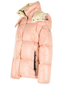 Kurze Daunenjacke „Parana“ von Moncler aus hellrosa lackiertem Nylon