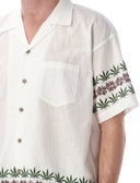 Camisetas de Manastash y polos blancos
