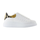 Överdimensionerade sneakers Alexander McQueen lädervitt