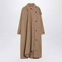 Il trench di Aralia color noce di fila