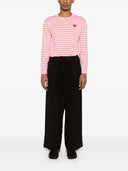 Comme Des Garçons Play U T-Shirt mit rotem Emblem aus Strick