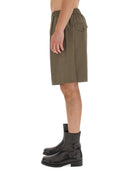 Helmut Lang tire sur les shorts
