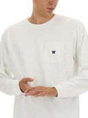 Camiseta de agujas con logotipo