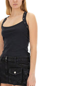 带有徽标的阁楼上衣