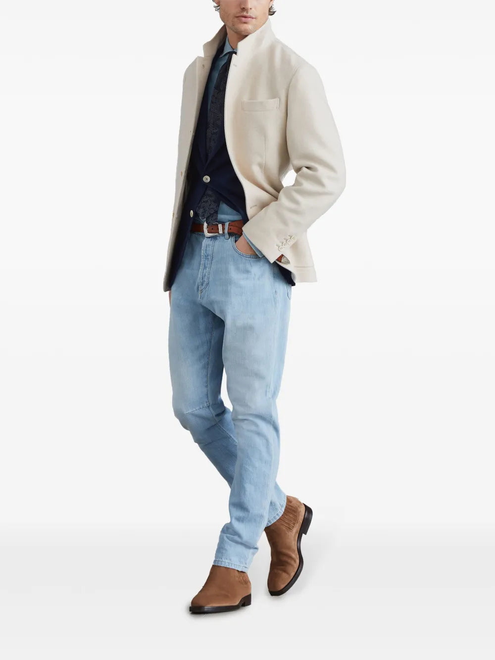 Brunello Cucinelli taps toelopende jeans met een gemiddelde stijging