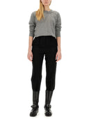 Burberry cashmere sweater med kilt pin