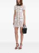 Robe en dentelle brodée autoportrait