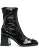 أحذية Courreges مع شعار زين