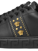 Versace Greca-Sneaker mit Nieten