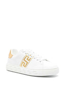 Versace-Ledersneaker mit griechischer Stickerei
