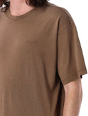 李维s T恤和Polos Brown