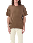 李维s T恤和Polos Brown