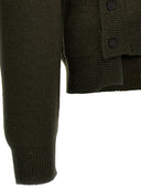 Un maglione di un muro freddo* "utilità"