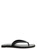 Las sandalias de tanga 'ciudad' de la fila de la fila