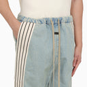 Jeans con borse del jeans di paura della paura del blu chiaro