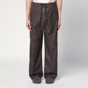 I nostri pantaloni marroni erediti in nylon