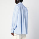 La nostra camicia presa in prestito a strisce azzurra eredità