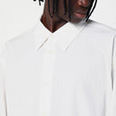 La nostra eredità oltre la camicia avorio