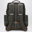 La mochila del campamento de la base norte verde oscuro