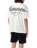 Représenter des t-shirts et des polos