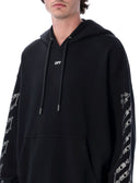 Abbigliamento bianco sporco.... Nero