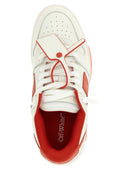 من أحذية رياضية "خارج المكتب" الأبيض