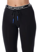 Aus weißer Hose schwarz