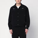 Giacca della camicia nera degli aghi con loghi