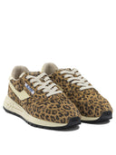 Baskets et slip-on Autry