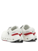Over het runnen van lage sneakers "Cloud Runner 3".