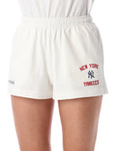 Shorts sportivi e ricchi bianchi
