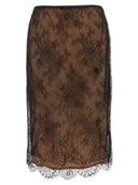 Gonna auto -ritratto "in pizzo nero"