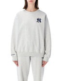 Abbigliamento sportivo e ricco....