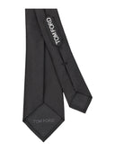 Tom Ford lega il nero