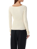 瑞亚毛衣是白色的