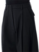 Gli ultimi pantaloni neri