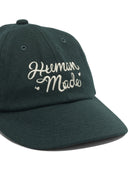 Gorra de béisbol de lana hecha por humanos