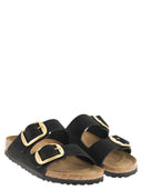 Skórzany pantofier z Birkenstock Arizona z dużą klamrą