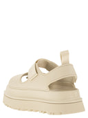 Ugg Goldenglow sandali a cuneo regolabile