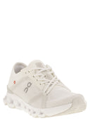 Auf Cloud x 4 Turnschuhen