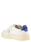 Autry Medalist Low Leather Sneakers With Embossed Logo