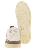 Sneaker in pelle bassa e pelle scamosciata di medaglia di autry