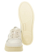 Autry medaillewinnaar lage lederen sneakers