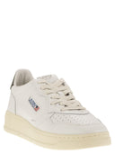 Sneaker in pelle bassa medaglia di autry