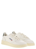 Autry Medalist Low Leather Sneakers