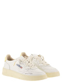 Autry Medalist Low Leather Sneakers With Embossed Logo