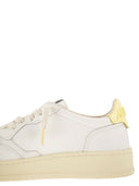 Autry Medalist Low Leather Sneakers With Embossed Logo