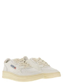 Autry Medalist Low Leather Sneakers