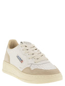 Autry Medalist Low Leather Sneakers